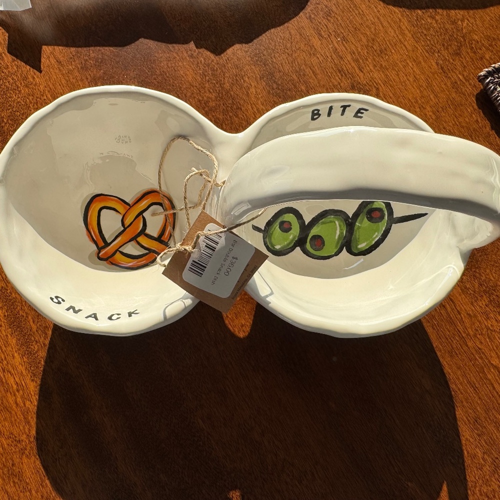 Mud Pie brand double serving dish NEW never used